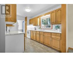 61 CHURCHILL CRESCENT - 15