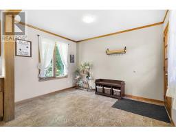 61 CHURCHILL CRESCENT - 19