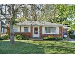61 CHURCHILL CRESCENT - 3