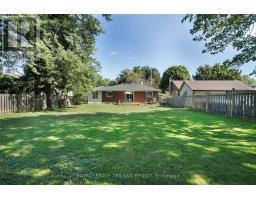61 CHURCHILL CRESCENT - 35