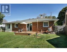 61 CHURCHILL CRESCENT - 37