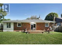 61 CHURCHILL CRESCENT - 38