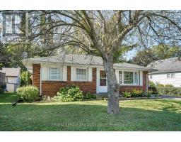 61 CHURCHILL CRESCENT - 4