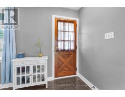 61 CHURCHILL CRESCENT - 8