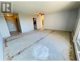 702 - 563 MORNINGTON AVENUE - 7