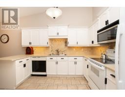 4 - 445 RIVERSIDE DRIVE - 10