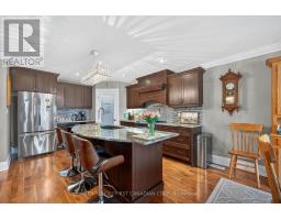 474 MACDONALD STREET - 17