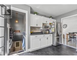 19 CARRIE CRESCENT - 10
