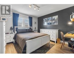 19 CARRIE CRESCENT - 13