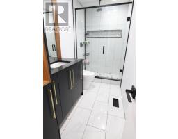 890 VISCOUNT ROAD - 14