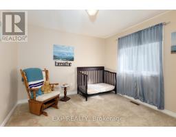 32 SCOURFIELD DRIVE - 19