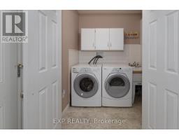 32 SCOURFIELD DRIVE - 21