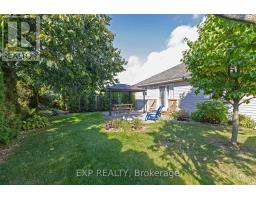 32 SCOURFIELD DRIVE - 31