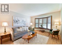 18 BENEDICT COURT - 5