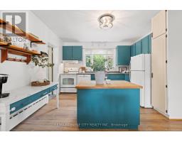 182 JOHN STREET S - 19