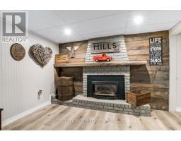388 LARRY STREET - 19