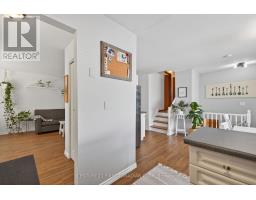 7 UPCOTT CRESCENT - 15