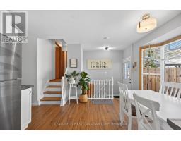 7 UPCOTT CRESCENT - 16