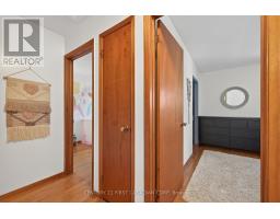 7 UPCOTT CRESCENT - 22