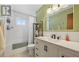 7 UPCOTT CRESCENT - 23