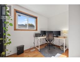 7 UPCOTT CRESCENT - 24