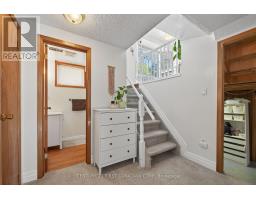 7 UPCOTT CRESCENT - 30