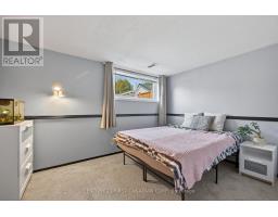 7 UPCOTT CRESCENT - 31