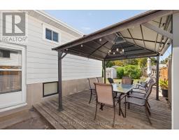 7 UPCOTT CRESCENT - 38