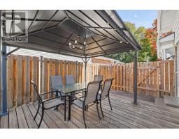 7 UPCOTT CRESCENT - 39