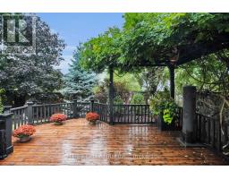 1689 BAYSWATER CRESCENT - 30