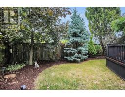 1689 BAYSWATER CRESCENT - 32