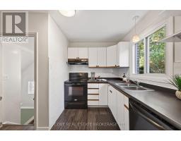 40 HAWKESBURY AVENUE - 13