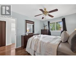 40 HAWKESBURY AVENUE - 17