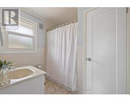 40 HAWKESBURY AVENUE - 23