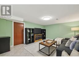 40 HAWKESBURY AVENUE - 25