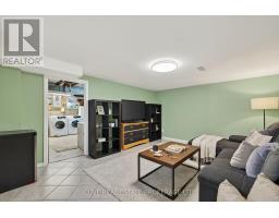 40 HAWKESBURY AVENUE - 26
