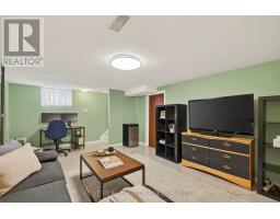 40 HAWKESBURY AVENUE - 29