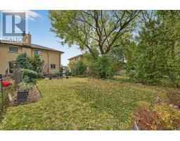 40 HAWKESBURY AVENUE - 38