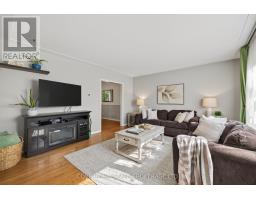40 HAWKESBURY AVENUE - 4