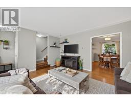40 HAWKESBURY AVENUE - 6