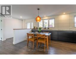 26 LAWRENCE CRESCENT - 11