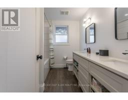 26 LAWRENCE CRESCENT - 30
