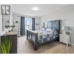 160 ELIZABETH STREET - 24