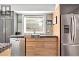 21 FOSTER AVENUE W - 17