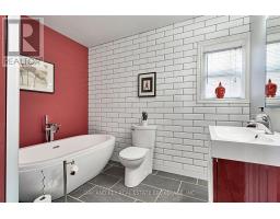 21 FOSTER AVENUE W - 18