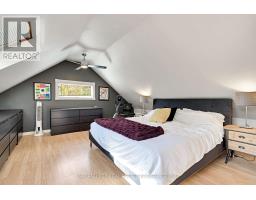 21 FOSTER AVENUE W - 21