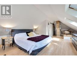21 FOSTER AVENUE W - 22