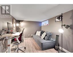 21 FOSTER AVENUE W - 26