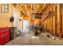 32 BOND STREET - 33