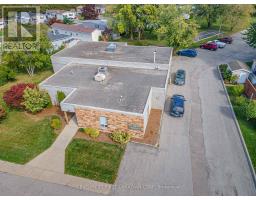 24 DEVON DRIVE - 44